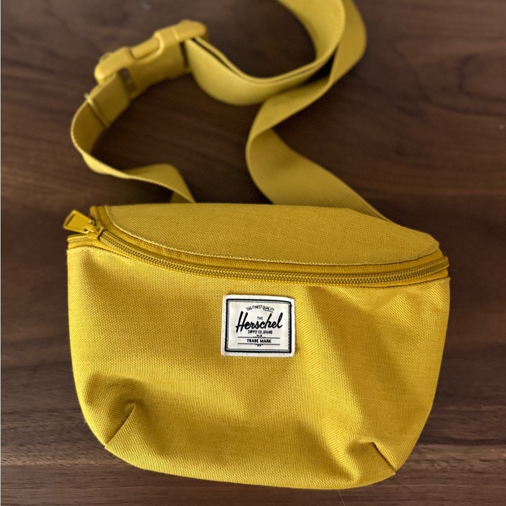 Herschel Supply Company Belt Bag in Harvest Gold